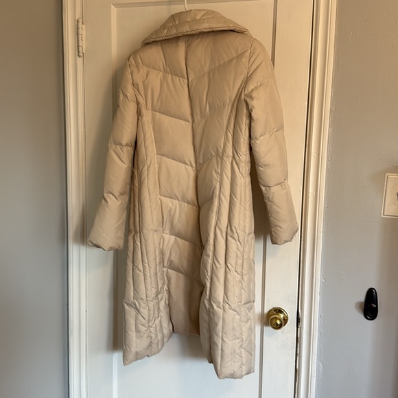 Michael Kors puffer parka coat, size small - Picture 4 of 5